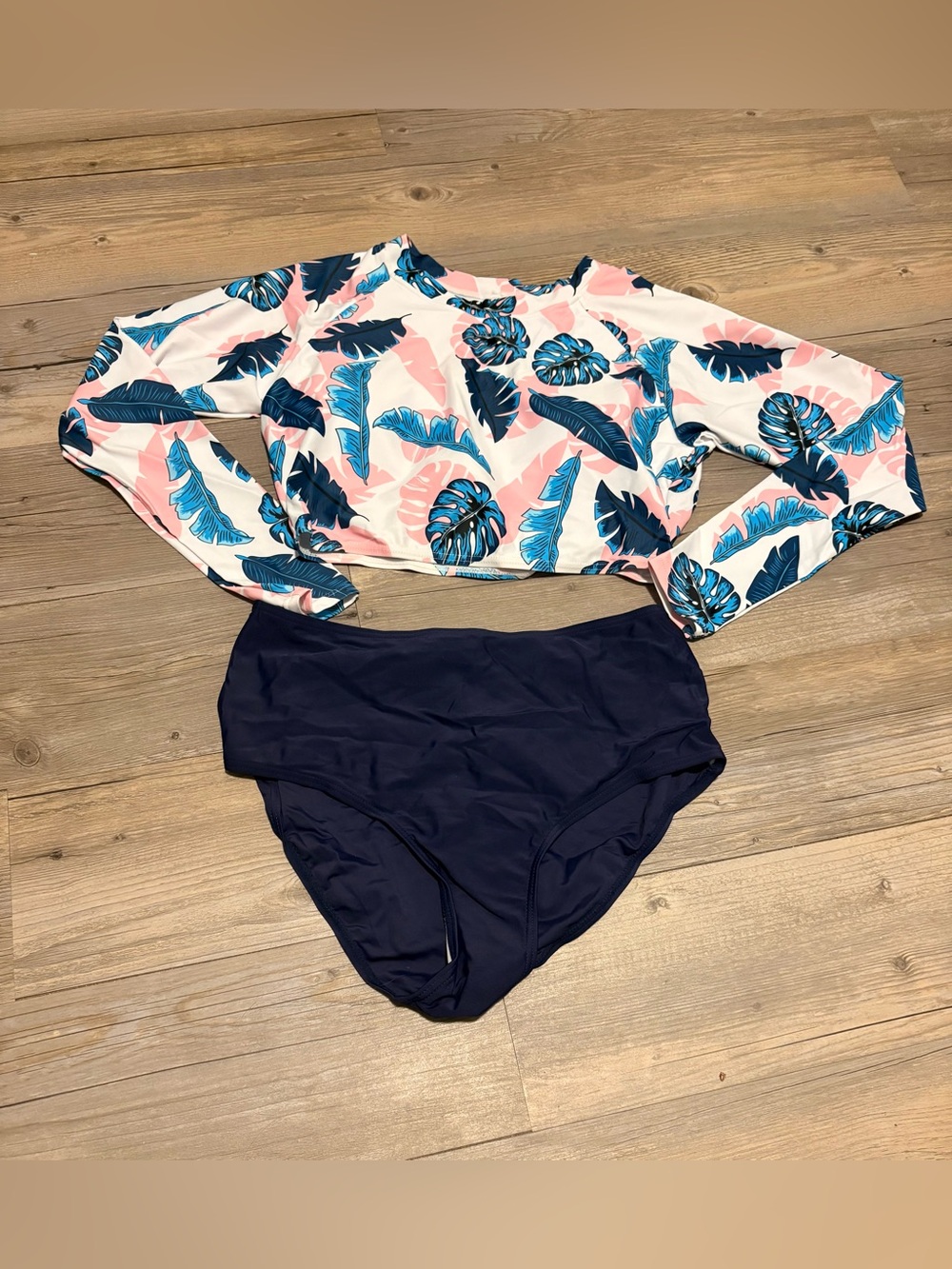 Two piece long sleeve bathing suit medium new without tags